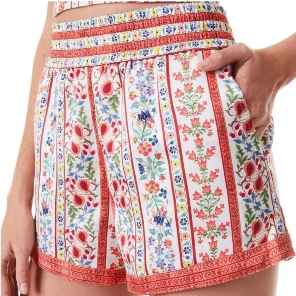 NWT | 𝅺ALICE & Olivia TANDY HOT PANT SHORTS | Small